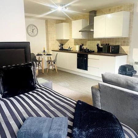 #215 1 Bed Serviced Apartment Дерби Экстерьер фото