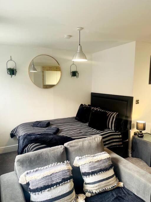 #215 1 Bed Serviced Apartment Дерби Экстерьер фото