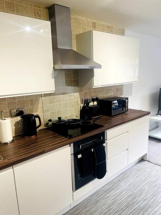 #215 1 Bed Serviced Apartment Дерби Экстерьер фото