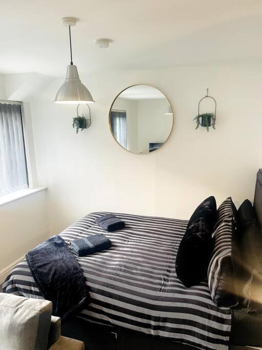 #215 1 Bed Serviced Apartment Дерби Экстерьер фото